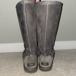 TALL UGGS